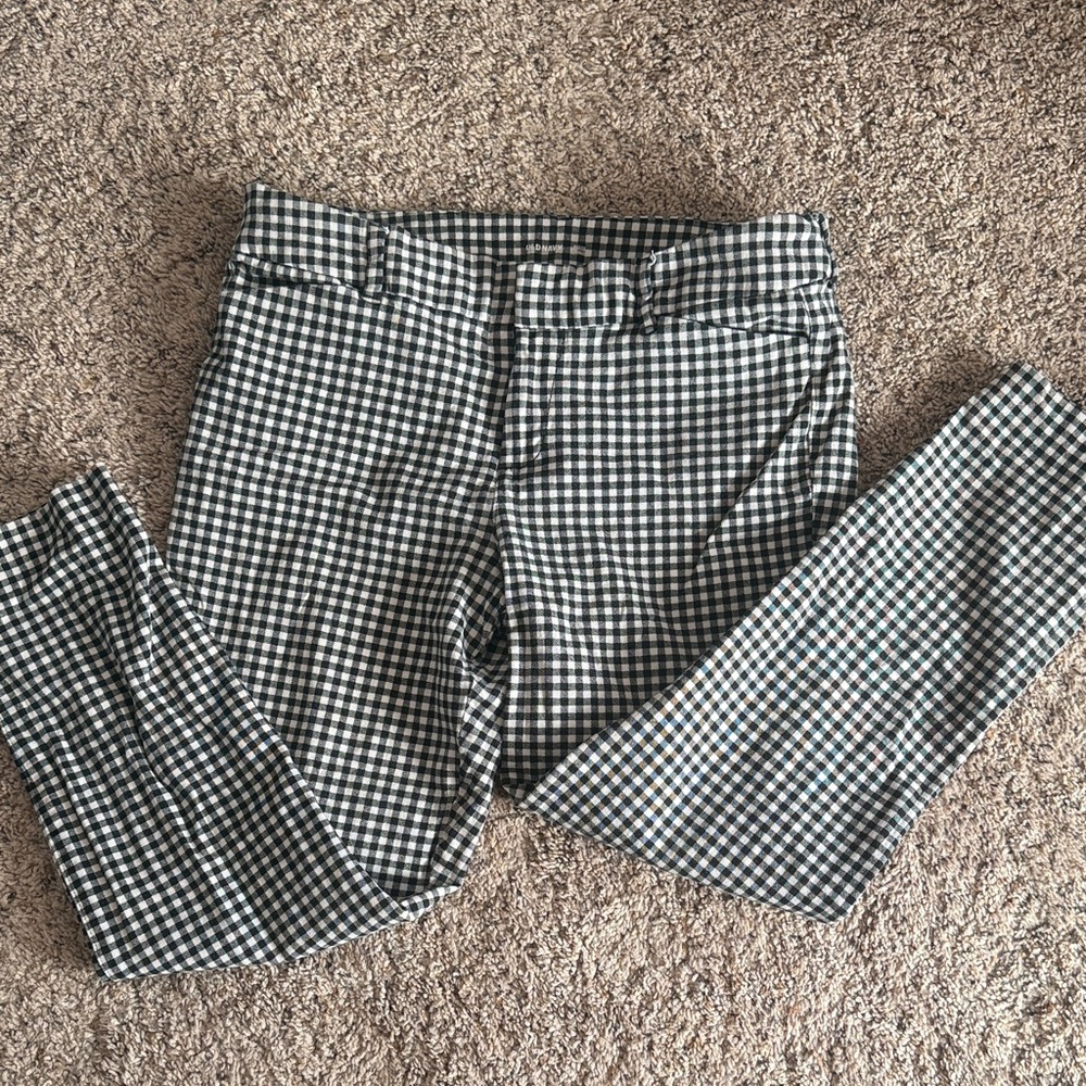 Old Navy Black and White Checkered Capris